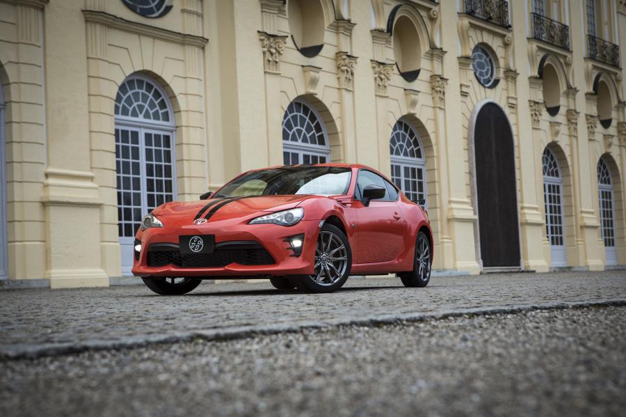  Toyota GT 86 860 2017 года  (NA) (фото 8 из 18)